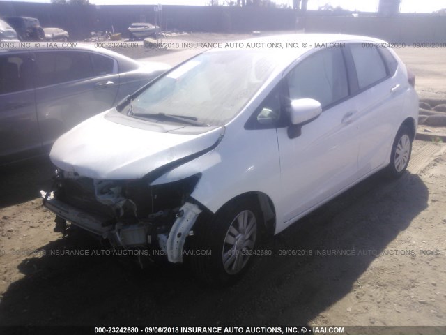 3HGGK5H56FM778929 - 2015 HONDA FIT LX WHITE photo 2