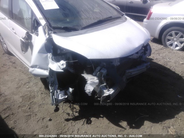 3HGGK5H56FM778929 - 2015 HONDA FIT LX WHITE photo 6