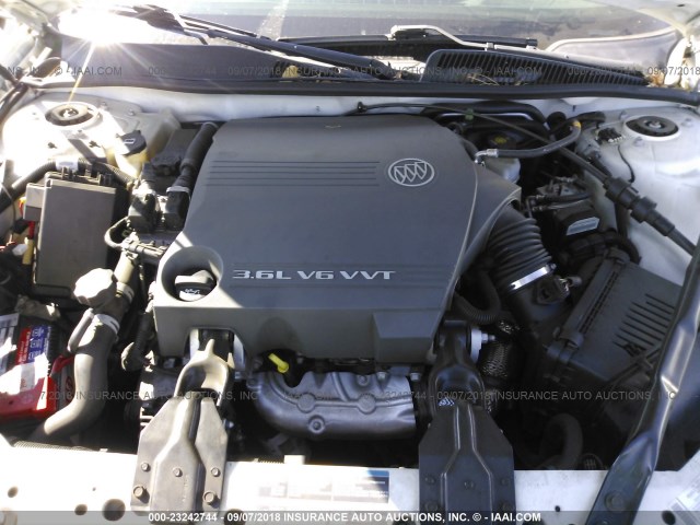 2G4WE567251292870 - 2005 BUICK LACROSSE CXS WHITE photo 10