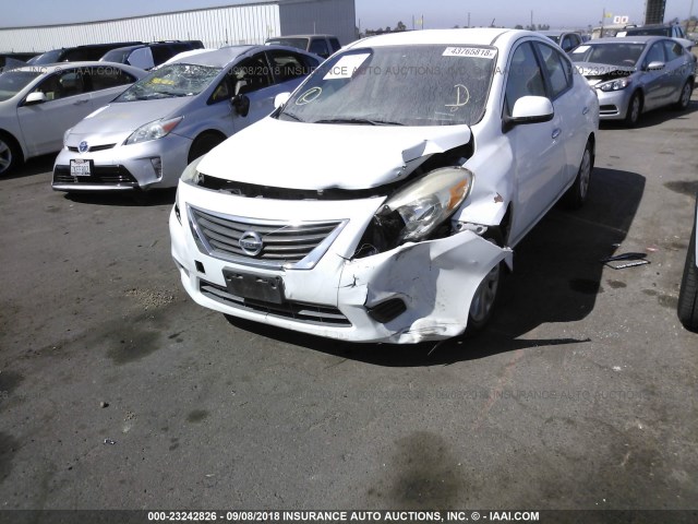 3N1CN7AP2CL935615 - 2012 NISSAN VERSA S/SV/SL WHITE photo 2