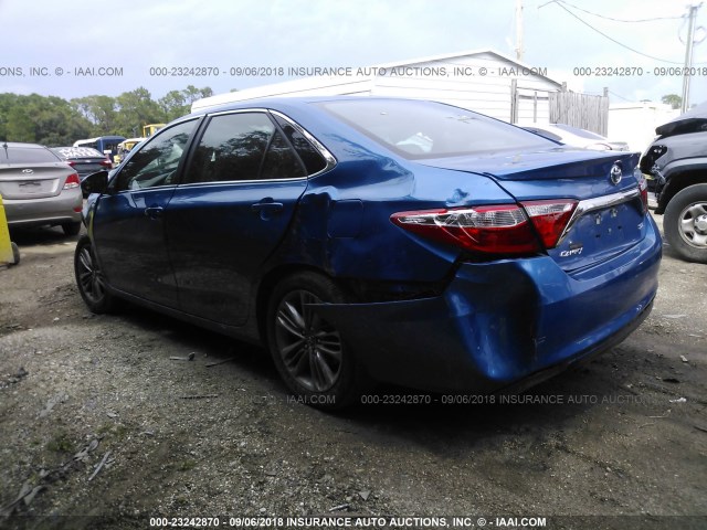 4T1BF1FK5HU763234 - 2017 TOYOTA CAMRY LE/XLE/SE/XSE 蓝色 照片 3