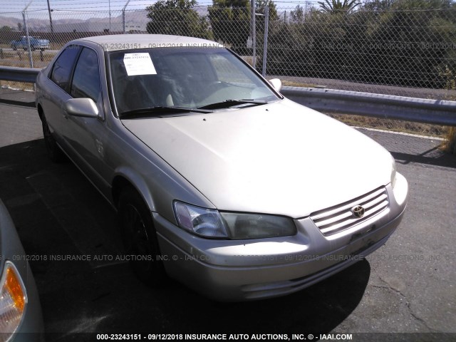 JT2BF22K4V0066357 - 1997 TOYOTA CAMRY LE/XLE 金色 照片 1
