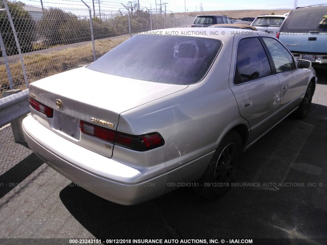 JT2BF22K4V0066357 - 1997 TOYOTA CAMRY LE/XLE GOLD photo 4
