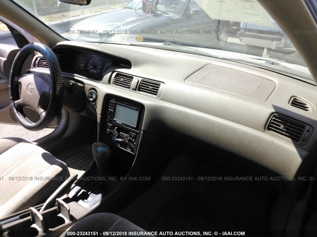 JT2BF22K4V0066357 - 1997 TOYOTA CAMRY LE/XLE 金色 照片 5