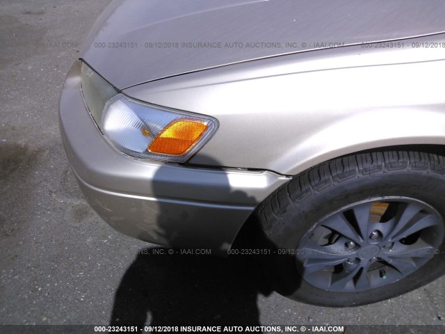 JT2BF22K4V0066357 - 1997 TOYOTA CAMRY LE/XLE GOLD photo 6