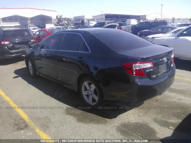4T1BF1FK8CU162182 - 2012 TOYOTA CAMRY SE/LE/XLE შავი ფოტო 3