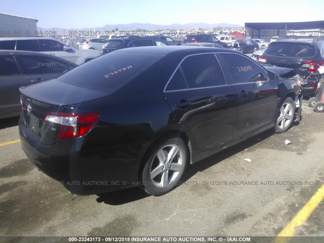 4T1BF1FK8CU162182 - 2012 TOYOTA CAMRY SE/LE/XLE შავი ფოტო 4