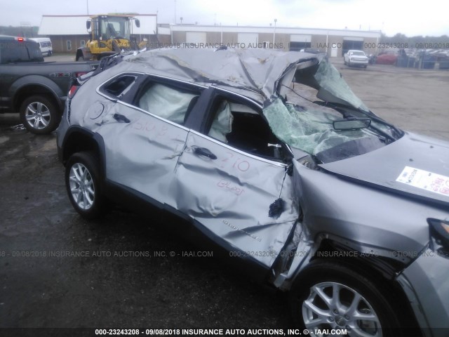 1C4PJLCS5GW108549 - 2016 JEEP CHEROKEE LATITUDE GRAY photo 6