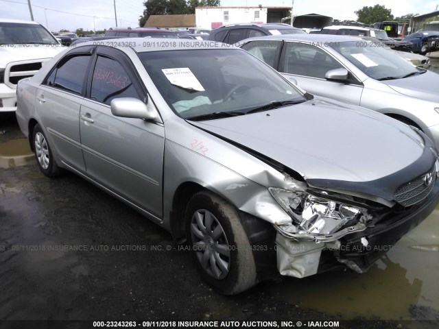 4T1BE32K72U528314 - 2002 TOYOTA CAMRY LE/XLE/SE SILVER photo 1