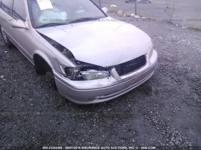 4T1BF28K61U129603 - 2001 TOYOTA CAMRY LE/XLE 香槟色 照片 6