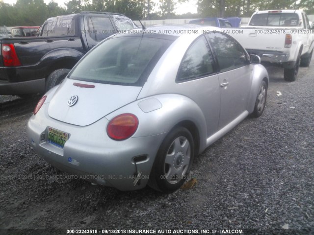 3VWDC21C41M425259 - 2001 VOLKSWAGEN NEW BEETLE GLX 灰色 照片 4