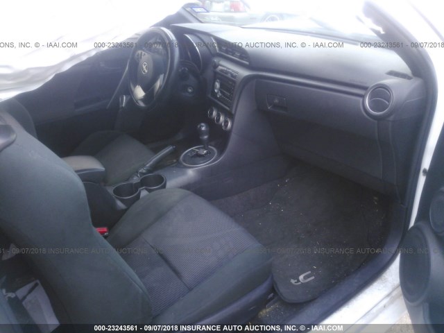 JTKJF5C74B3007830 - 2011 TOYOTA SCION TC 白色 照片 5