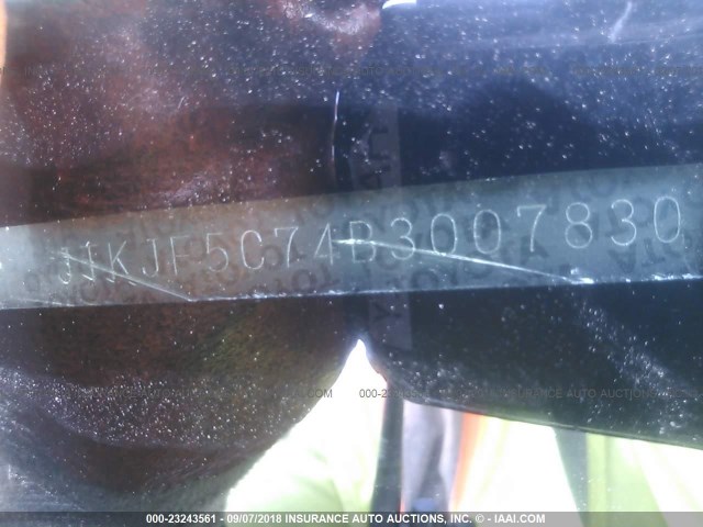 JTKJF5C74B3007830 - 2011 TOYOTA SCION TC 白色 照片 9