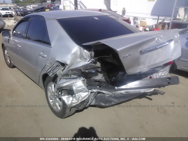 4T1BE32K24U887900 - 2004 TOYOTA CAMRY LE/XLE/SE 灰色 照片 3