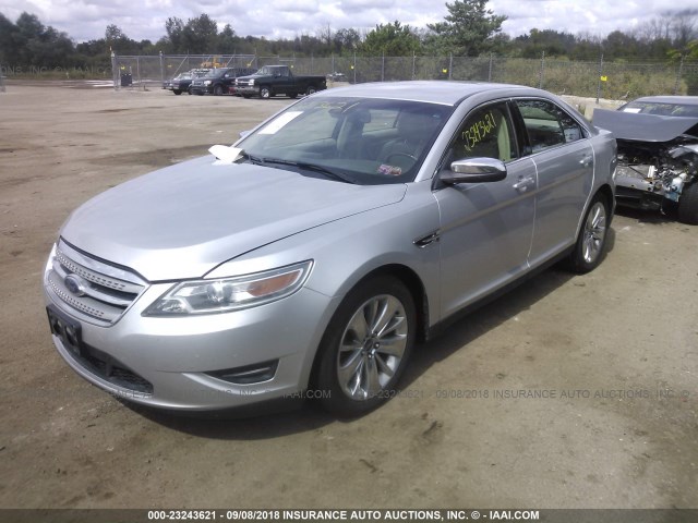 1FAHP2FW7AG101136 - 2010 FORD TAURUS LIMITED SILVER photo 2