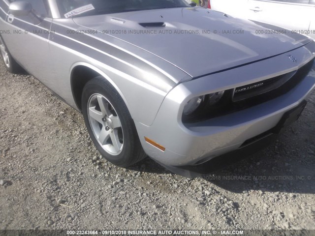 2B3CJ4DV5AH208462 - 2010 DODGE CHALLENGER SE SILVER photo 6