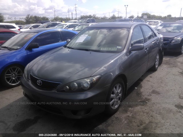 4T1BE32K55U630084 - 2005 TOYOTA CAMRY LE/XLE/SE 灰色 照片 2