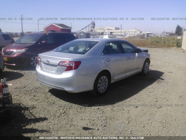 4T1BF1FK0CU052159 - 2012 TOYOTA CAMRY SE/LE/XLE ვერცხლისფერი ფოტო 4