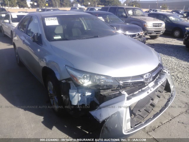 4T1BF1FK9GU238272 - 2016 TOYOTA CAMRY LE/XLE/SE/XSE 银色 照片 1