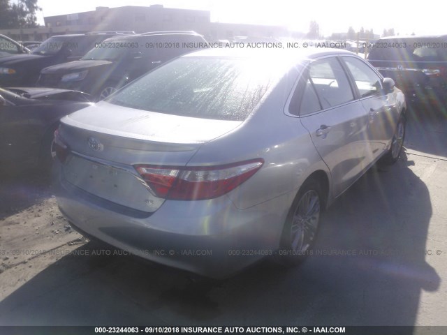 4T1BF1FK9GU238272 - 2016 TOYOTA CAMRY LE/XLE/SE/XSE 银色 照片 4