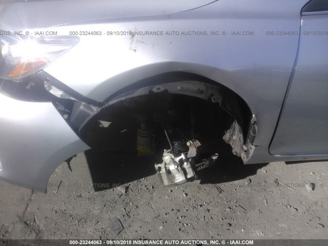 4T1BF1FK9GU238272 - 2016 TOYOTA CAMRY LE/XLE/SE/XSE 银色 照片 6
