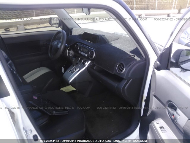 JTLKE50E881051615 - 2008 TOYOTA SCION XB 白色 照片 5