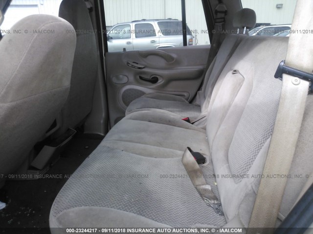 1FMRU1569YLB68577 - 2000 FORD EXPEDITION XLT GOLD photo 8