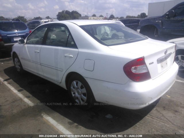 4T1BE32K32U106198 - 2002 TOYOTA CAMRY LE/XLE/SE Ақ фото 3