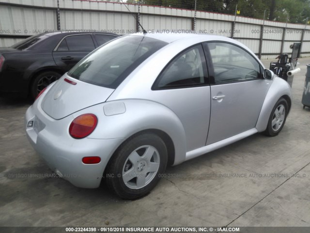 3VWBK21CX3M414036 - 2003 VOLKSWAGEN NEW BEETLE GL 银色 照片 4