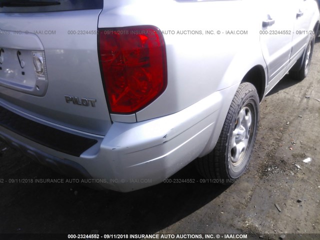 2HKYF181X5H549431 - 2005 HONDA PILOT LX SILVER photo 6