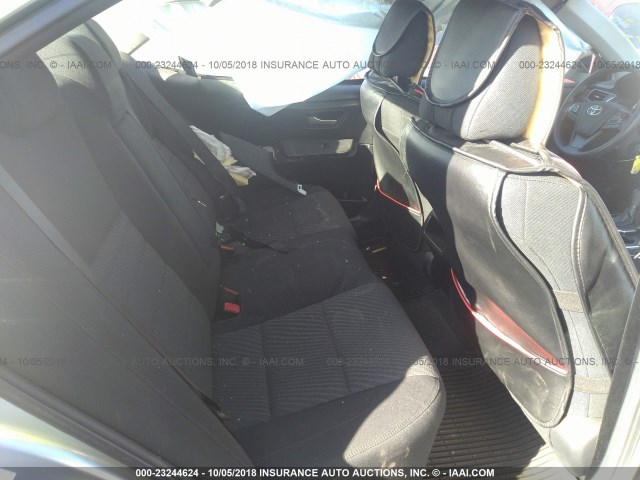 4T1BF1FK5HU409438 - 2017 TOYOTA CAMRY LE/XLE/SE/XSE 银色 照片 8