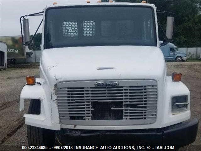 1FV3HJAC9XHB01173 - 1999 FREIGHTLINER FL70 FL70 WHITE photo 8