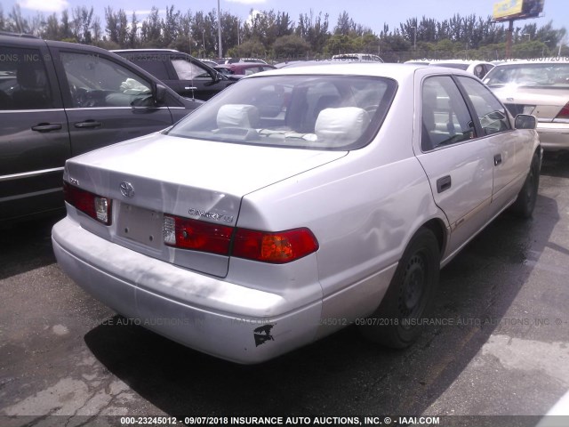 4T1BG22K1YU696107 - 2000 TOYOTA CAMRY CE/LE/XLE 金色 照片 4