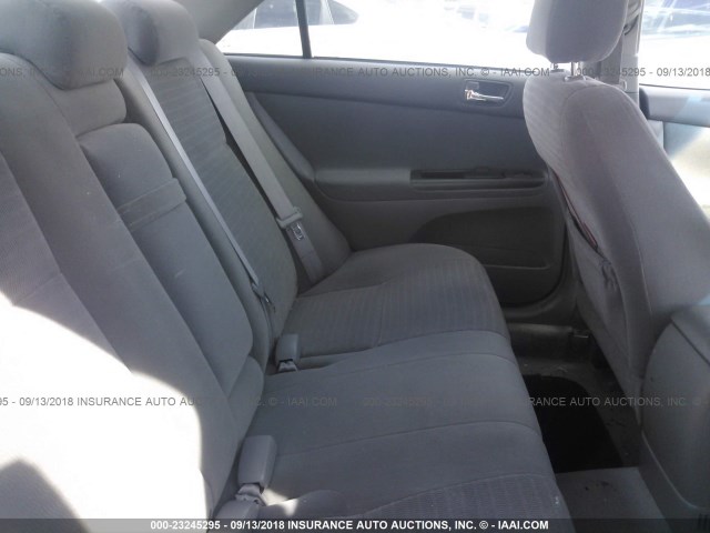 4T1BE32K65U002552 - 2005 TOYOTA CAMRY LE/XLE/SE Күміс фото 8