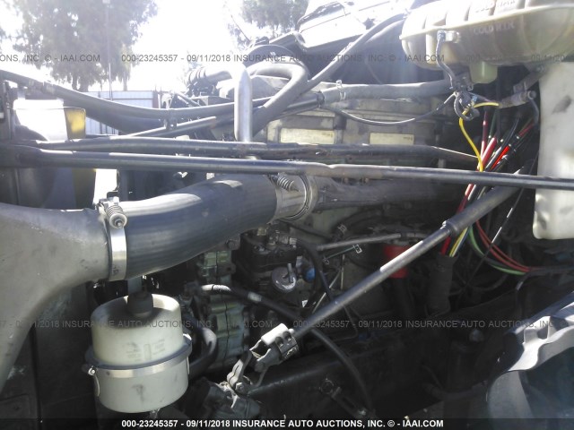 1FUJBBCGX5LN55538 - 2005 FREIGHTLINER CONVENTIONAL ST120 BLUE photo 9