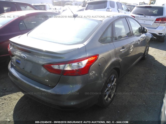 1FADP3F2XEL178811 - 2014 FORD FOCUS SE GRAY photo 4