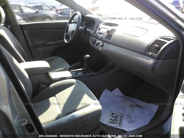 4T1BE32K83U128473 - 2003 TOYOTA CAMRY LE/XLE/SE Gümüş foto 5
