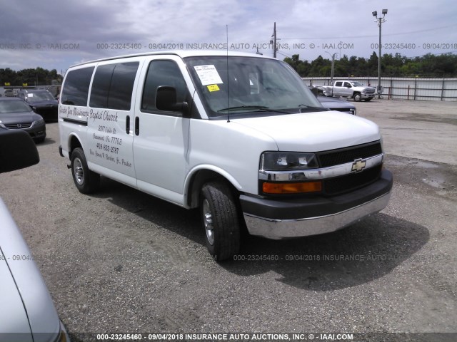 1GAZGYFG8F1207480 - 2015 CHEVROLET EXPRESS G3500 LT WHITE photo 1