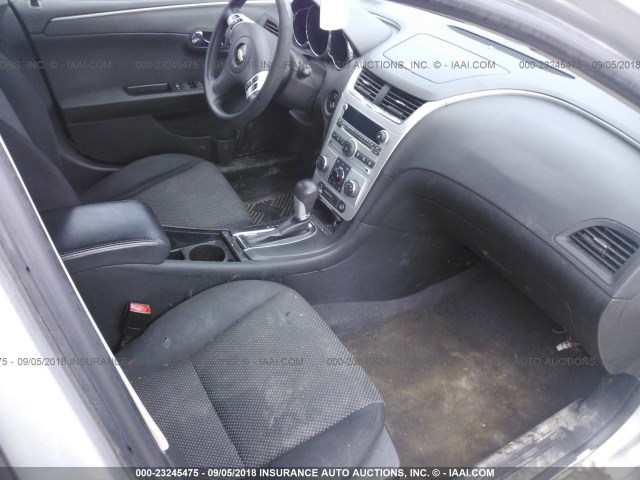 1G1ZC5E19BF323355 - 2011 CHEVROLET MALIBU 1LT SILVER photo 5