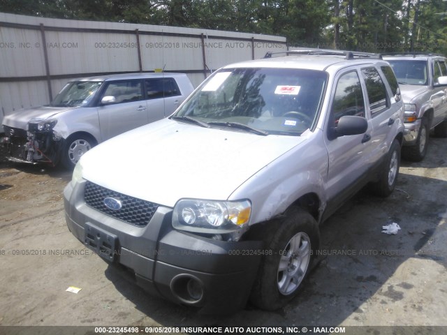 1FMYU931X5KD17775 - 2005 FORD ESCAPE XLT SILVER photo 2