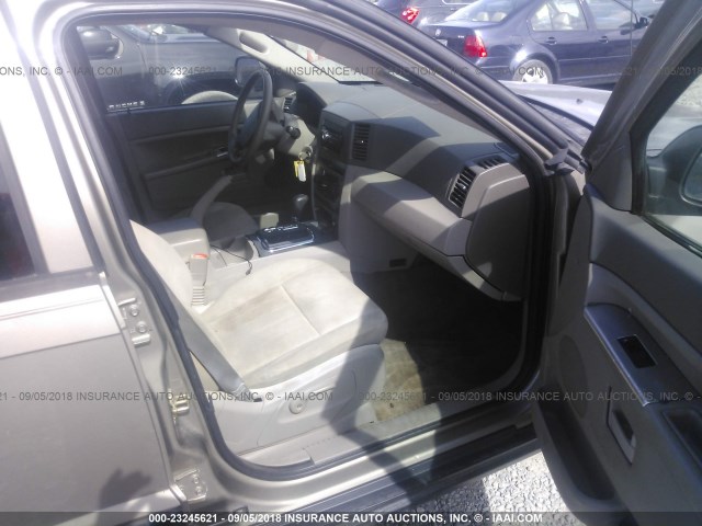 1J4GS48K15C580042 - 2005 JEEP GRAND CHEROKEE LAREDO/COLUMBIA/FREEDOM 米色 照片 5