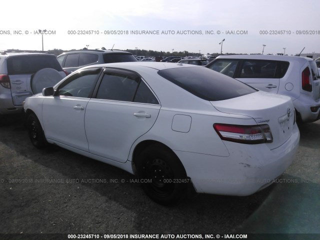 4T1BF3EK0BU659948 - 2011 TOYOTA CAMRY SE/LE/XLE თეთრი ფოტო 3