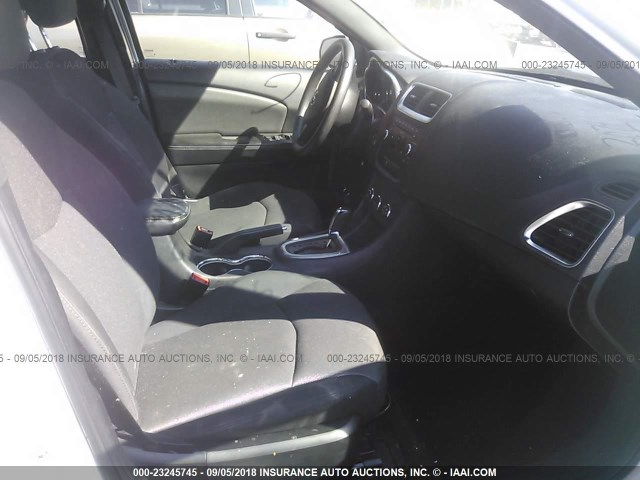 1B3BD4FB9BN562015 - 2011 DODGE AVENGER EXPRESS 白色 照片 5