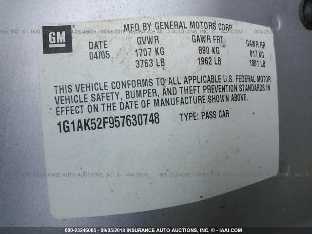 1G1AK52F957630748 - 2005 CHEVROLET COBALT SILVER photo 9