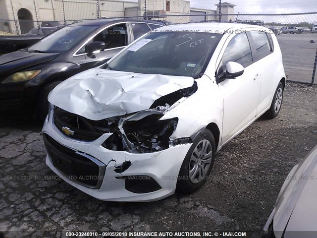 1G1JG6SH5H4159924 - 2017 CHEVROLET SONIC WHITE photo 2