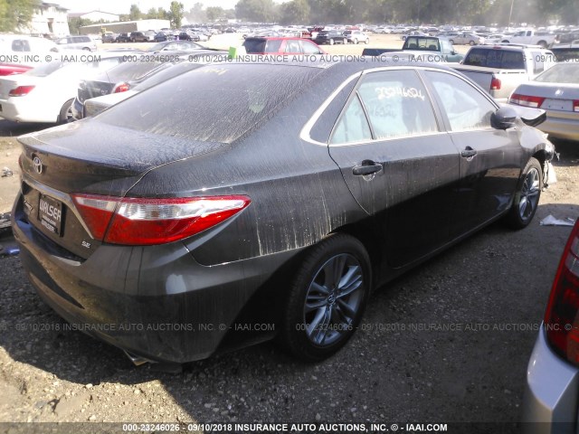 4T1BF1FK3FU048563 - 2015 TOYOTA CAMRY LE/XLE/SE/XSE BLACK photo 4