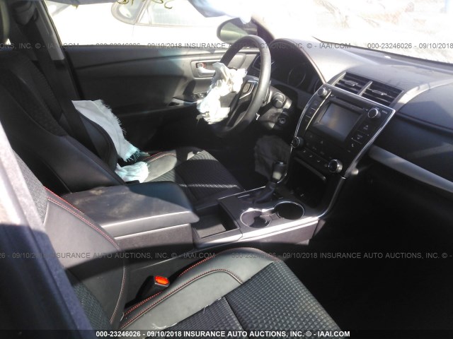 4T1BF1FK3FU048563 - 2015 TOYOTA CAMRY LE/XLE/SE/XSE BLACK photo 5