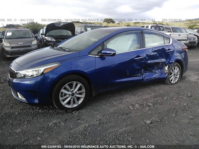 3KPFL4A71HE051353 - 2017 KIA FORTE LX/S BLUE photo 2