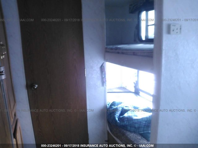 4X4TSME20WA002756 - 1998 FOREST RIVER SALEM TRAVEL TRAILERS  WHITE photo 9