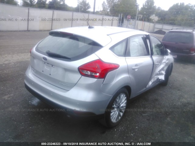 1FADP3N29JL203239 - 2018 FORD FOCUS TITANIUM GRAY photo 4